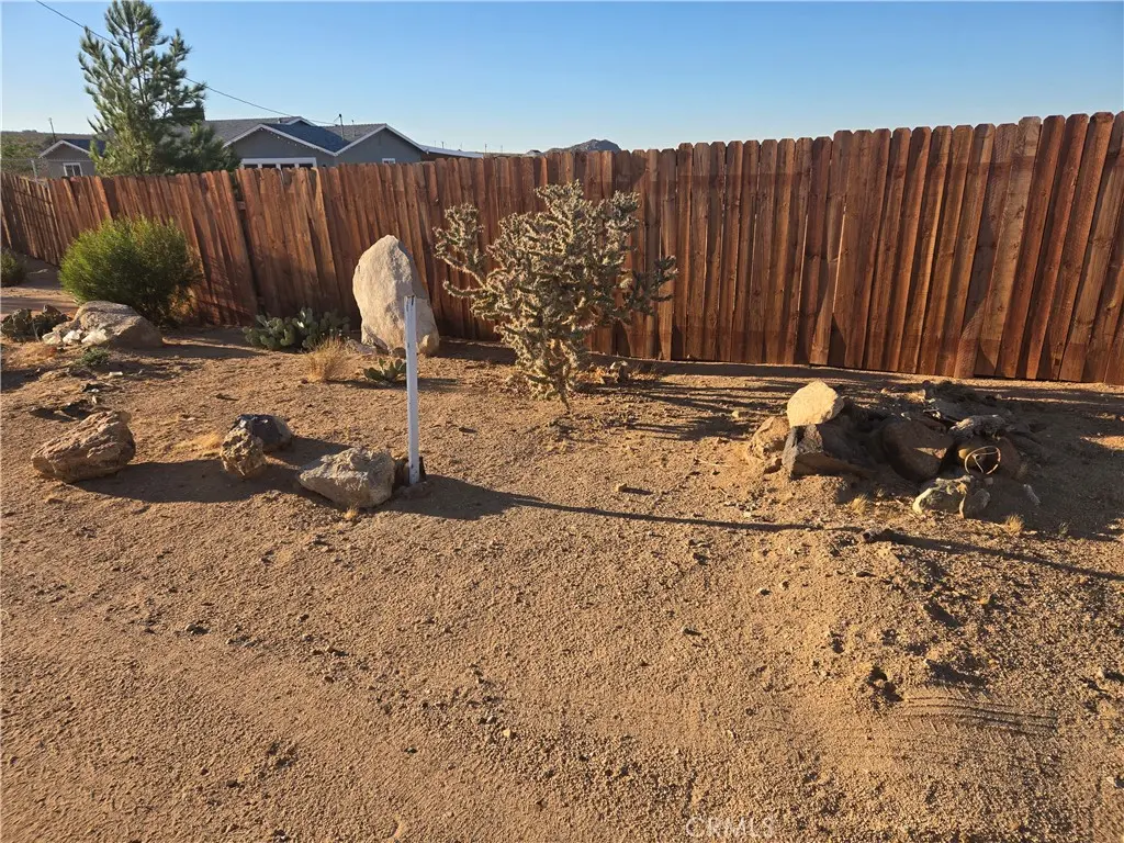 55560 Massachusets Avenue, Landers, CA — listing photo 1