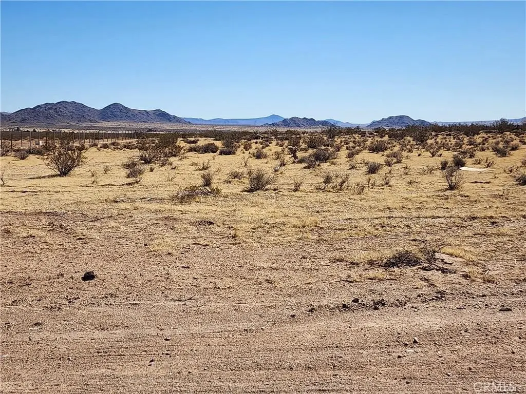400 Cascadian Ave, Lucerne Valley, CA — listing photo 1
