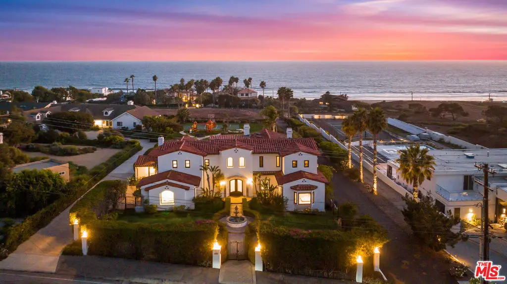 Residential Lease for rent at 30532 MORNING VIEW Drive, Malibu, Los Angeles County, CA featuring 5 beds and 7 baths