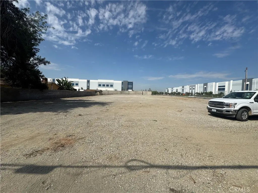10512 Juiper Avenue, Fontana, CA — listing photo 1