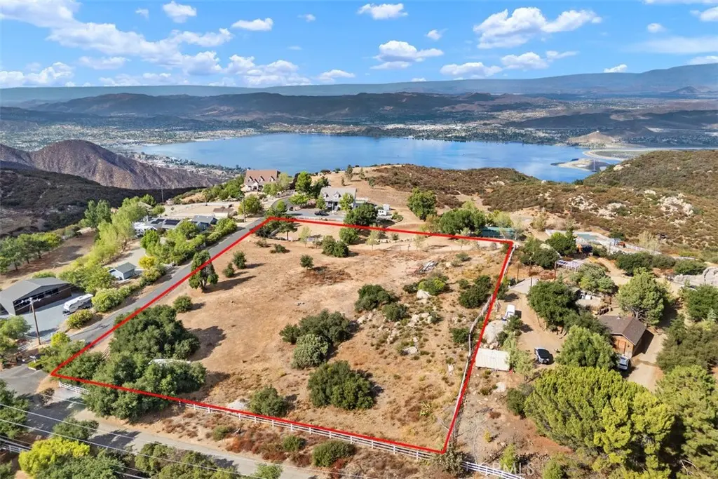 2 S. Main Divide, Lake Elsinore, CA — listing photo 1