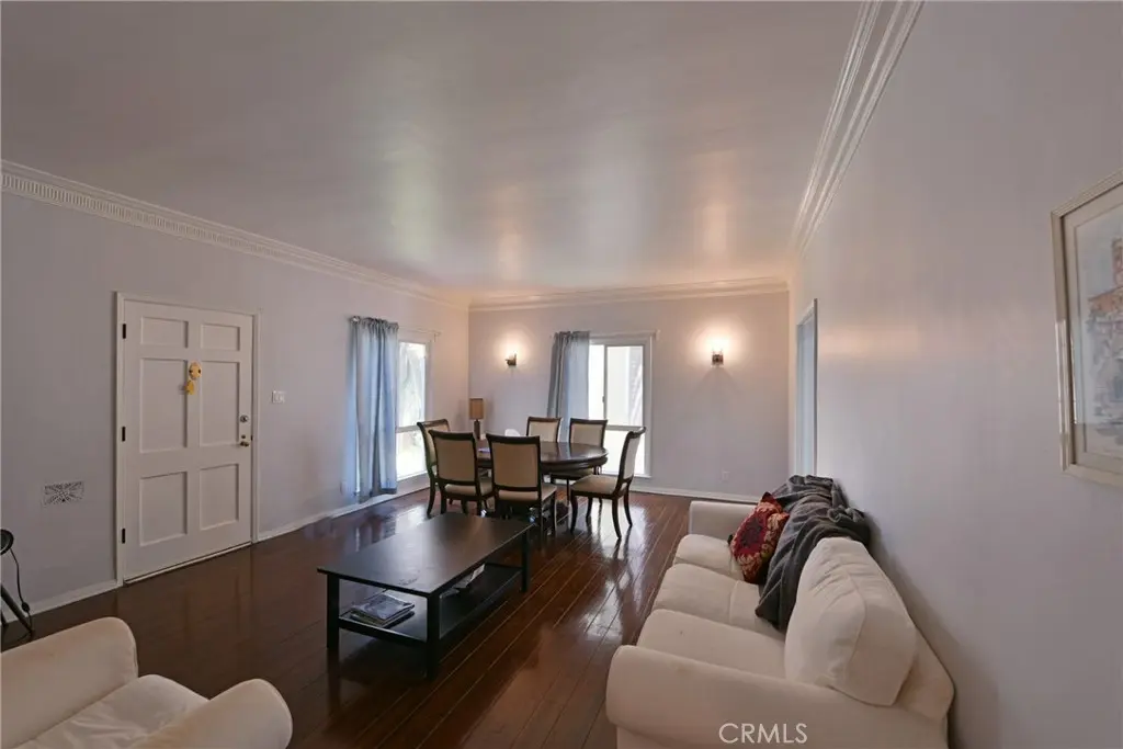 Residential Lease for rent at 9372 W Olympic Boulevard, Beverly Hills, Los Angeles County, CA featuring 2 beds and 2 baths