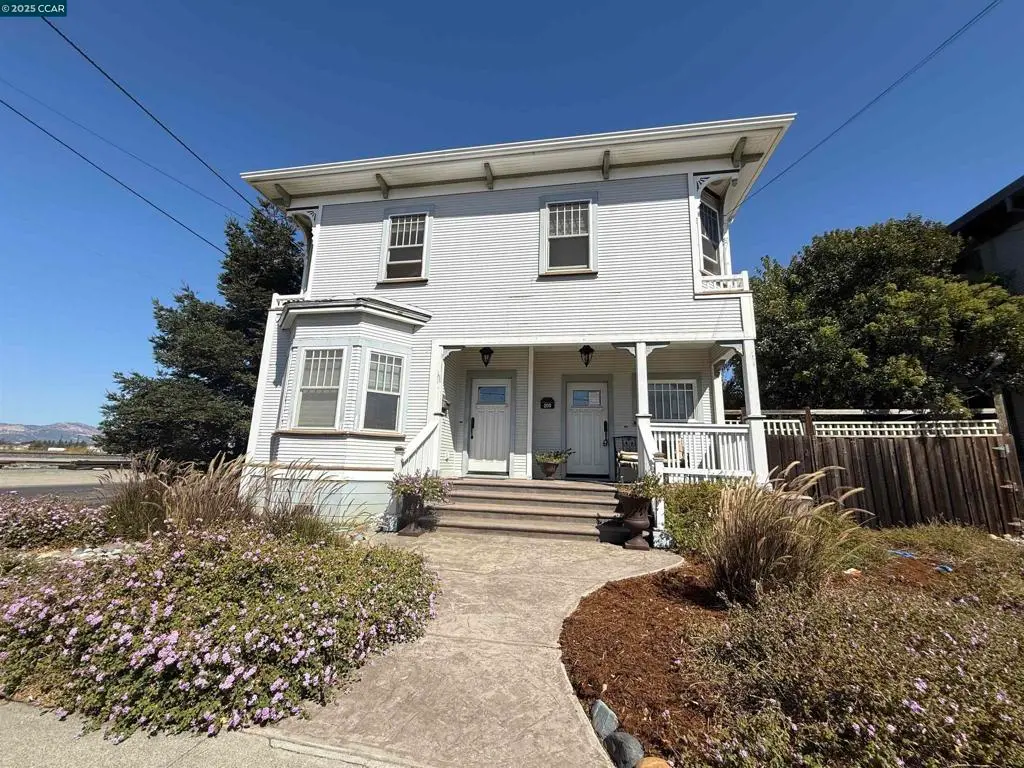 Duplex for sale at 200 Solano St, Suisun City, CA