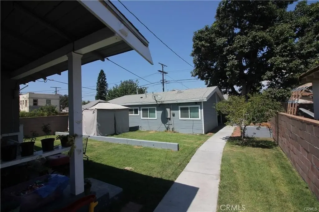 Duplex for sale at 1027 W 46th Street, Los Angeles, CA featuring 5 beds and 4 baths