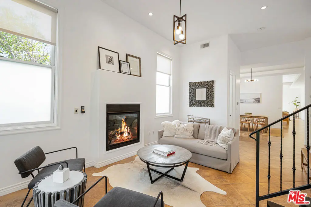 Residential Lease for rent at 715 N Kilkea Drive 1/2, Los Angeles, Los Angeles County, CA featuring 3 beds and 4 baths