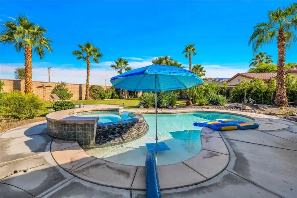 Residential Lease for rent at 60636 Desert Shadows Drive, La Quinta, Riverside County, CA featuring 2 beds and 2 baths