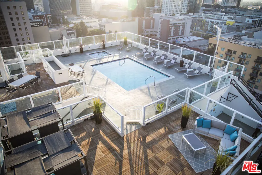 Condominium for sale at 939 S Broadway 304, Los Angeles, CA featuring 1 bed and 1 bath