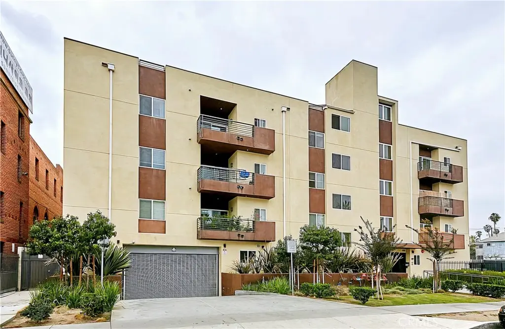 Residential Lease for rent at 1167 S Hoover Street, Los Angeles, Los Angeles County, CA featuring 35 beds and 25 baths