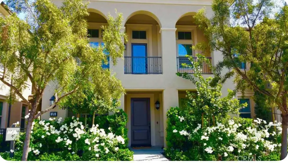 Condominium for rent at 162 Overbrook, Irvine, CA featuring 2 beds and 2 baths