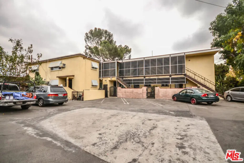 Residential Income for sale at 3125 London Street, Los Angeles, CA featuring 11 beds and 12 baths