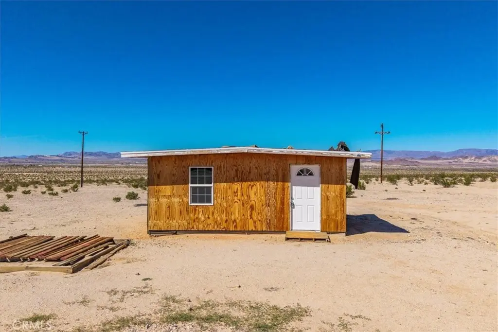 100 Cactus Jack Avenue, 29 Palms, CA — listing photo 1