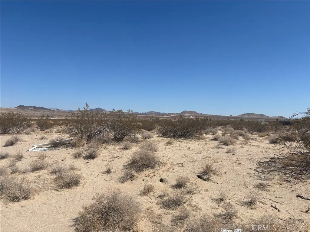 2665 VIC AVE M8 125 STE, Lancaster, CA — listing photo 1