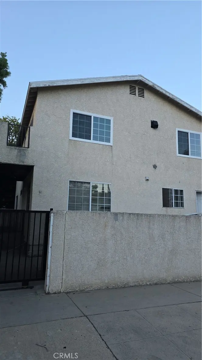 5803 Troost Avenue, North Hollywood, CA — listing photo 1