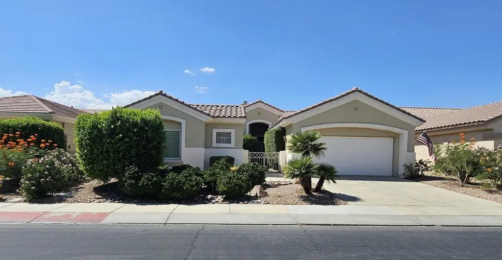 Residential Lease for rent at 35875 Donny Circle, Palm Desert, Riverside County, CA featuring 3 beds and 3 baths