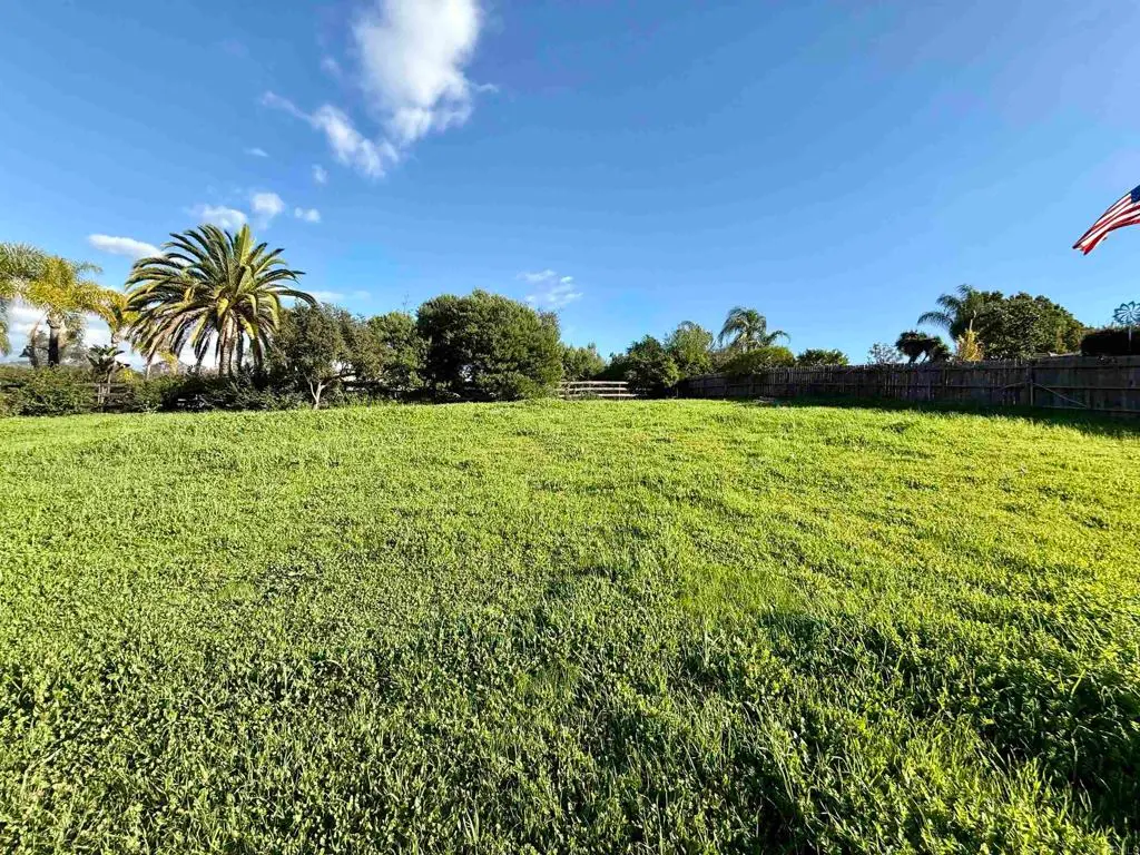 1851 E Mission Road, Fallbrook, CA — listing photo 1