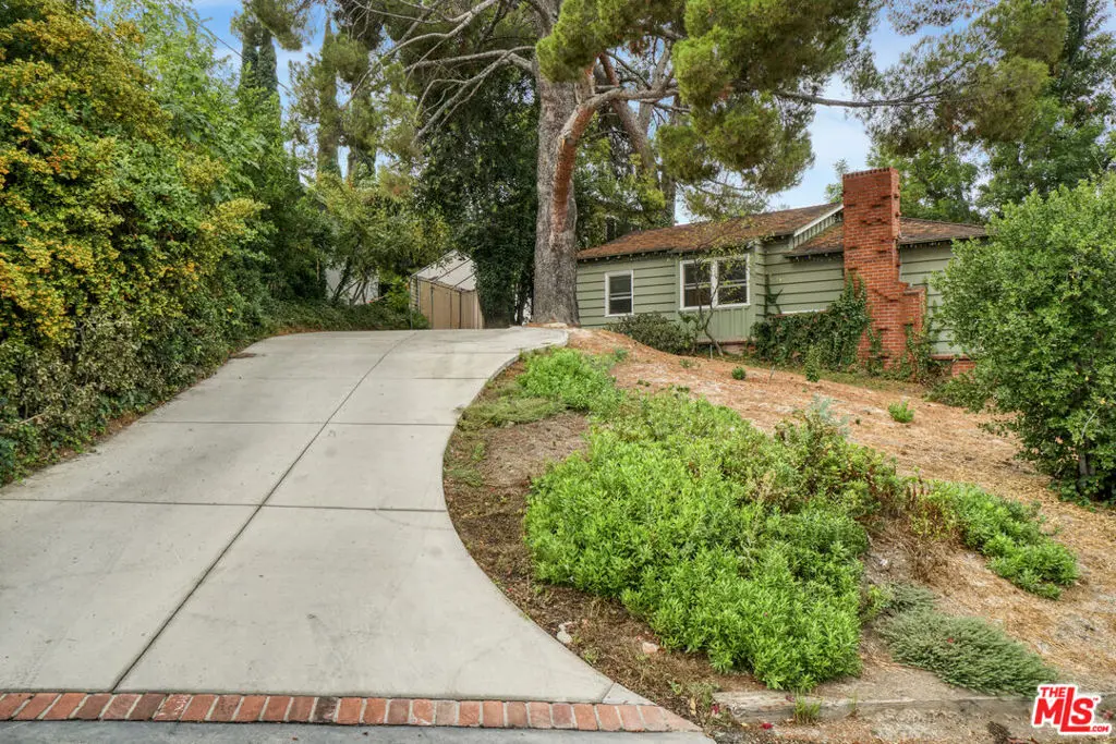 22460 Venido Road, Woodland Hills, CA — listing photo 1