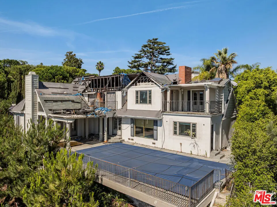 Single Family Residence for sale at 991 Bel Air Road, Los Angeles, CA featuring 3 beds and 4 baths