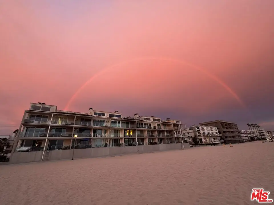 4 Lighthouse Street 10, Marina Del Rey, CA — listing photo 1