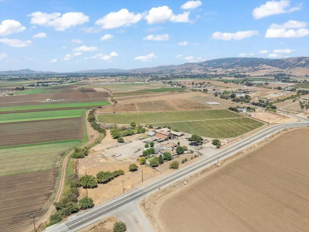 2675 Pacheco Pass Highway, Gilroy, CA — listing photo 1