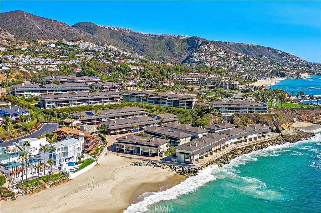 Townhouse for rent at 20 Blue Lagoon, Laguna Beach, CA featuring 3 beds and 3 baths
