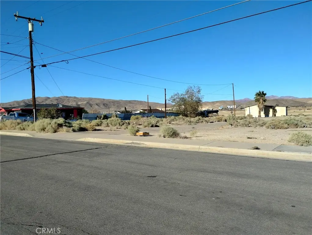 1613 Riverside Drive, Barstow, CA — listing photo 1