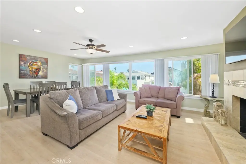 Duplex for rent at 119 46th St "Upper" B, Newport Beach, CA featuring 3 beds and 2 baths