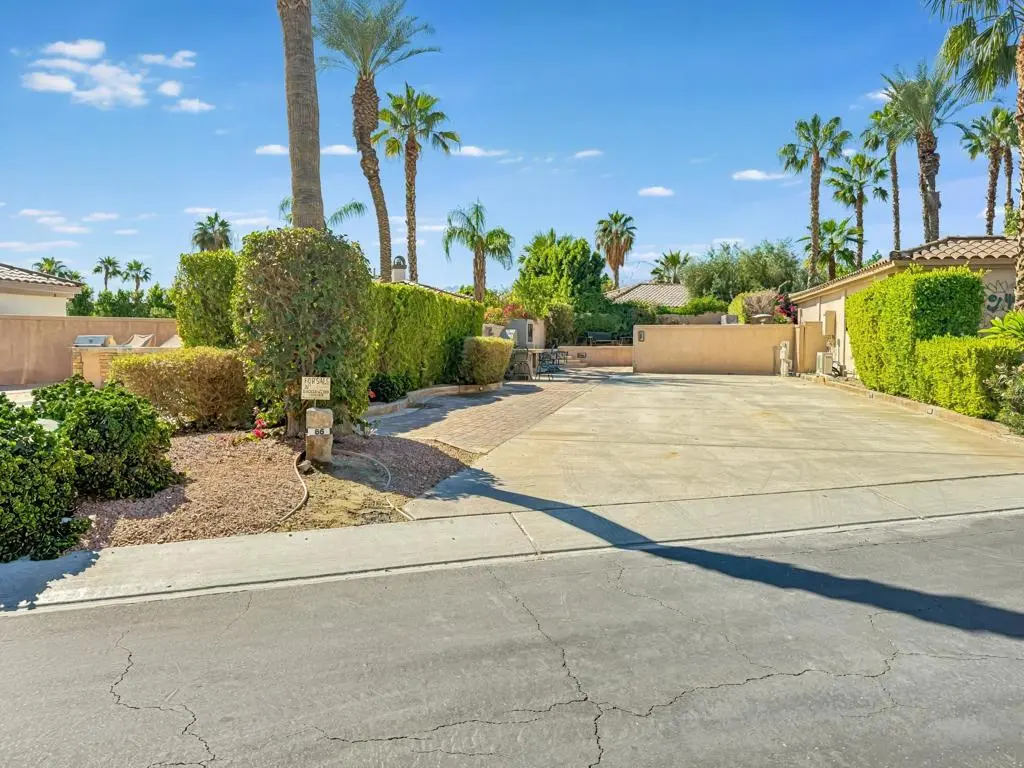Mobile Home for sale at 80501 Avenue 48 66, Indio, CA