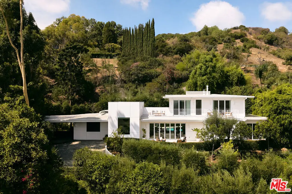 Single Family Residence for sale at 2635 Carman Crest Drive, Los Angeles, CA featuring 4 beds and 6 baths