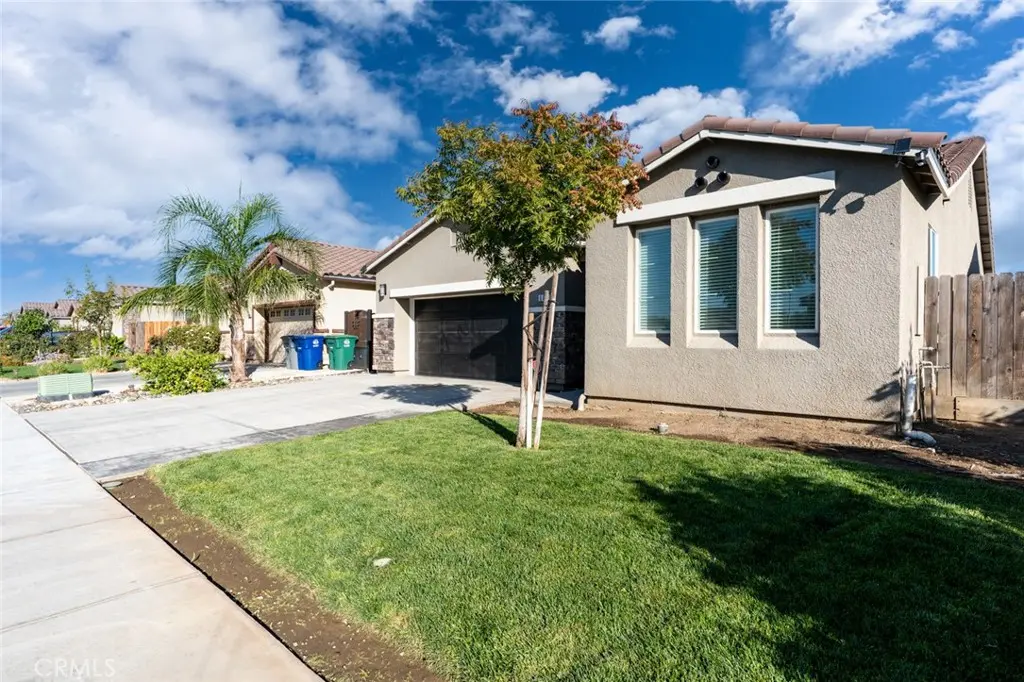 664 Amabile, Los Banos, CA — listing photo 1