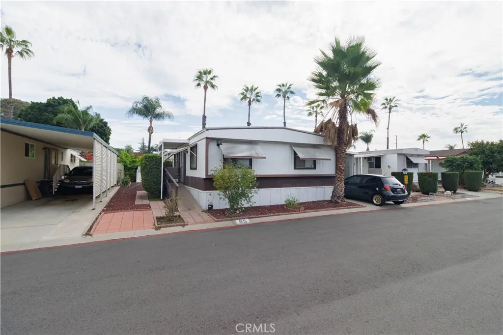 200 W San Bernardino 85, Rialto, CA — listing photo 1