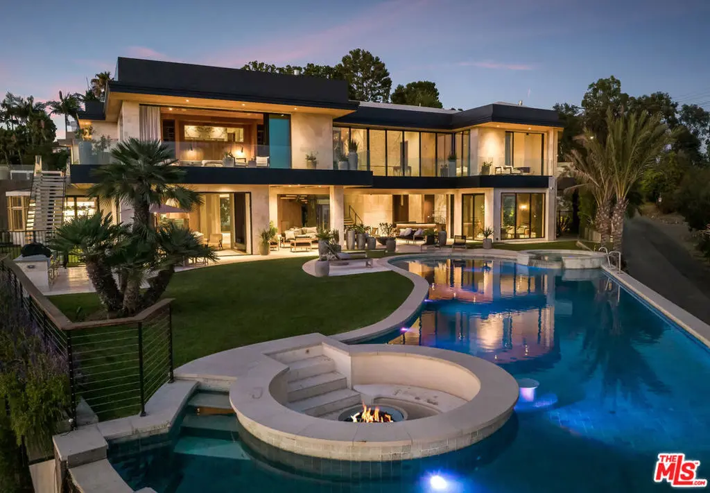 Single Family Residence for rent at 1625 Summitridge Drive, Beverly Hills, CA featuring 7 beds and 11 baths