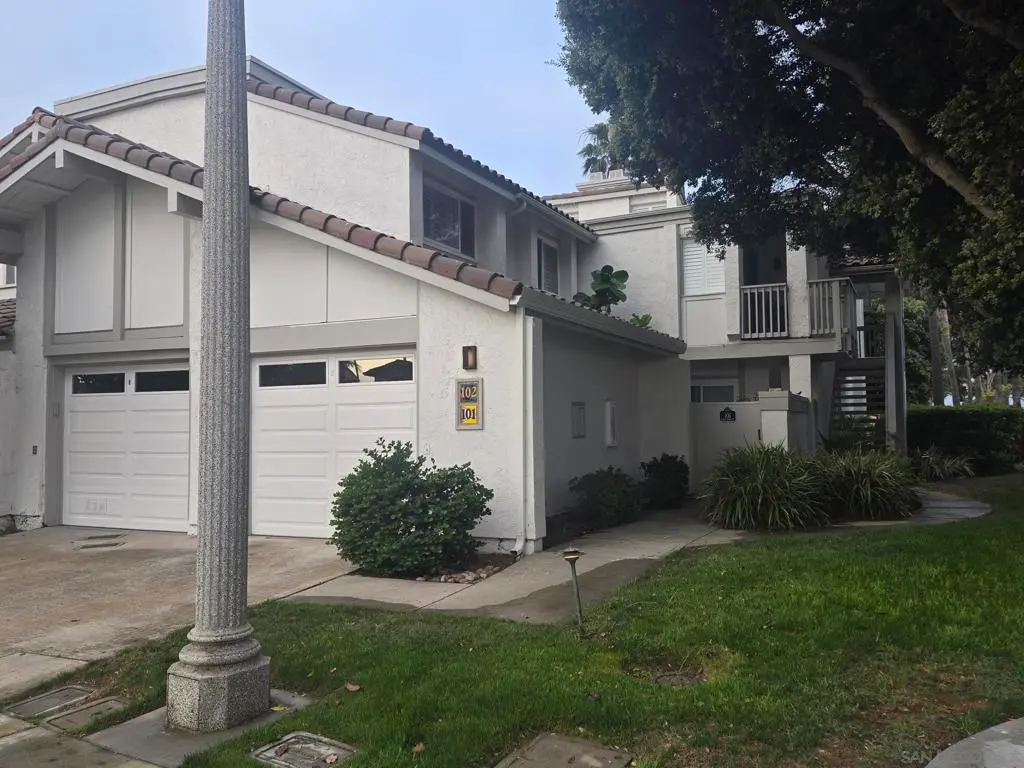 Single Family Residence for rent at 101 Kingston Court West, Coronado, CA featuring 2 beds and 2 baths
