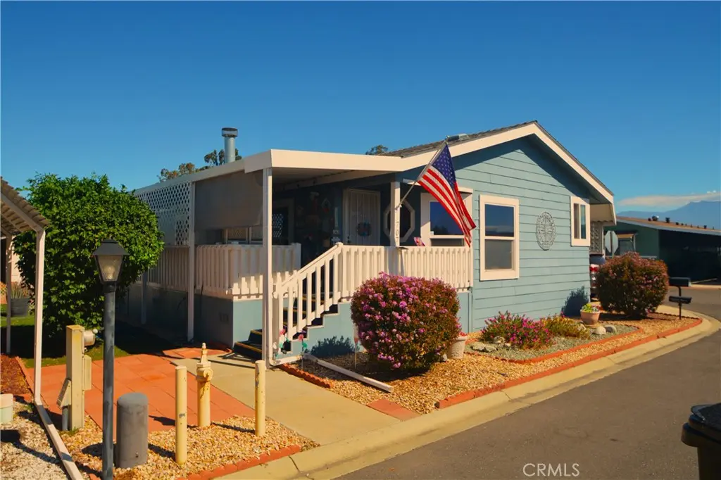 Manufactured In Park for sale at 5001 Florida W 707, Hemet, CA featuring 2 beds and 2 baths