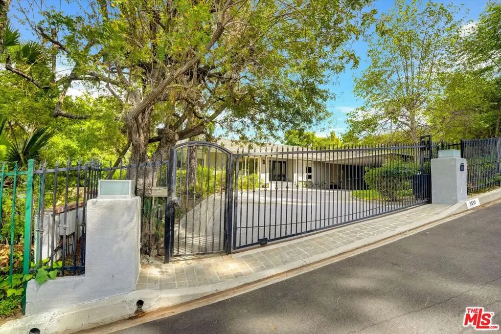 3530 Royal Woods Drive, Sherman Oaks, CA — listing photo 1