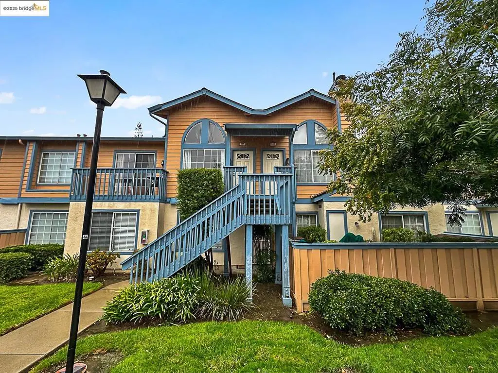 Condominium for sale at 119 Glenwood, Hercules, CA featuring 1 bed and 1 bath