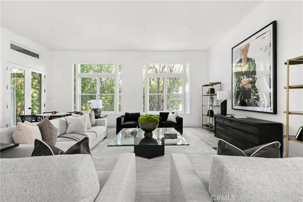 Single Family Residence for rent at 9625 Oak Pass Road, Beverly Hills, CA featuring 5 beds and 5 baths