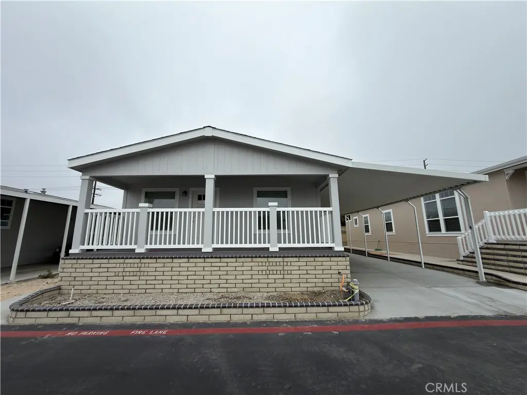 9850 Garfield Ave 18, Huntington Beach, CA — listing photo 1