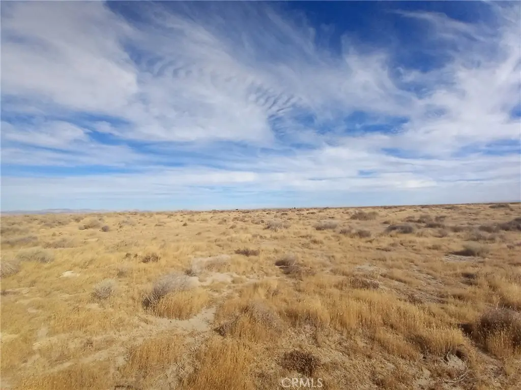 5600 W Ave D6, Lancaster, CA — listing photo 1