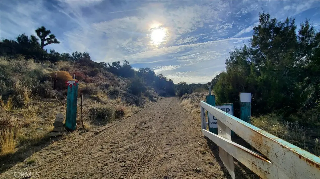 0 Vicinity Ross Road E, Juniper Hills, CA — listing photo 1