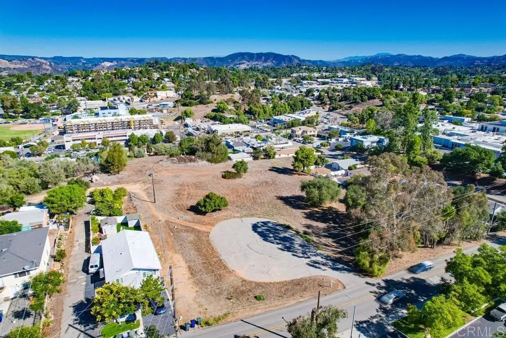 502 E Elder Street, Fallbrook, CA — listing photo 1
