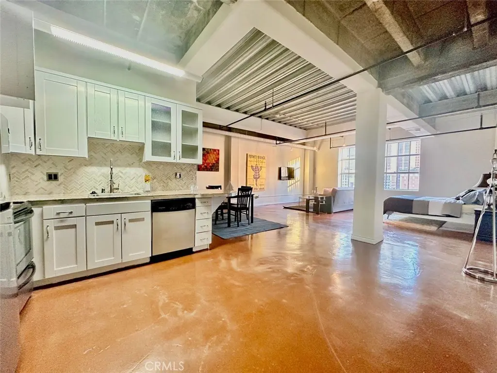 Residential Lease for rent at 312 W 5th Street 1105, Los Angeles, Los Angeles County, CA featuring 1 bed and 1 bath