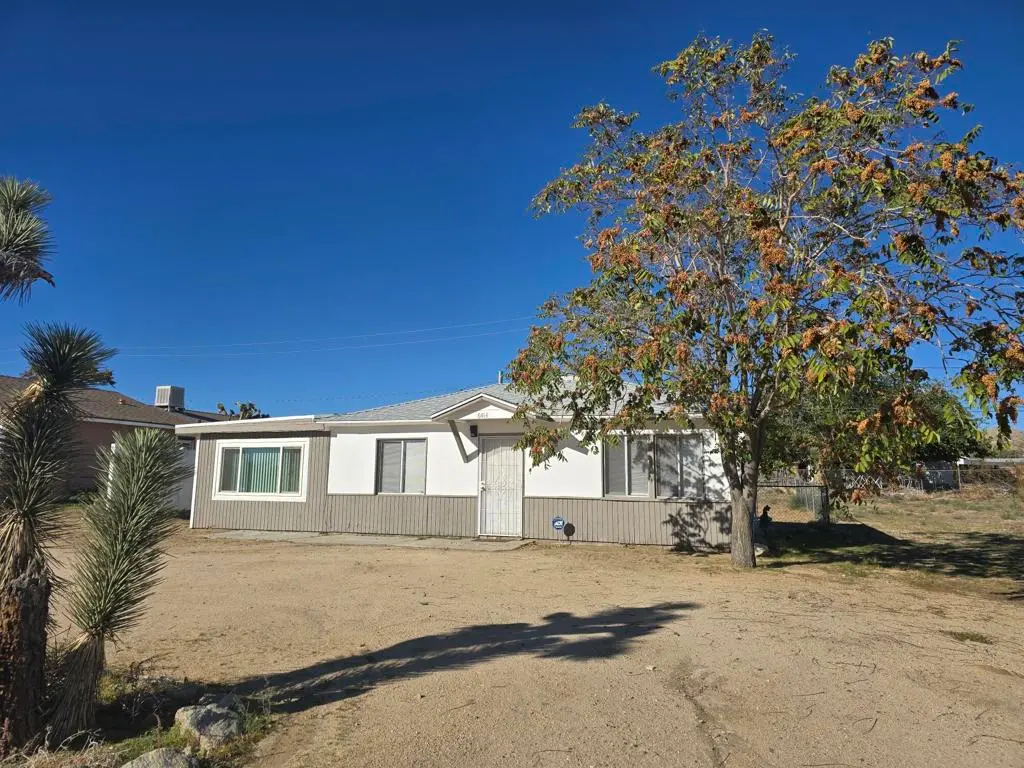 6414 Indio Avenue, Yucca Valley, CA — listing photo 1