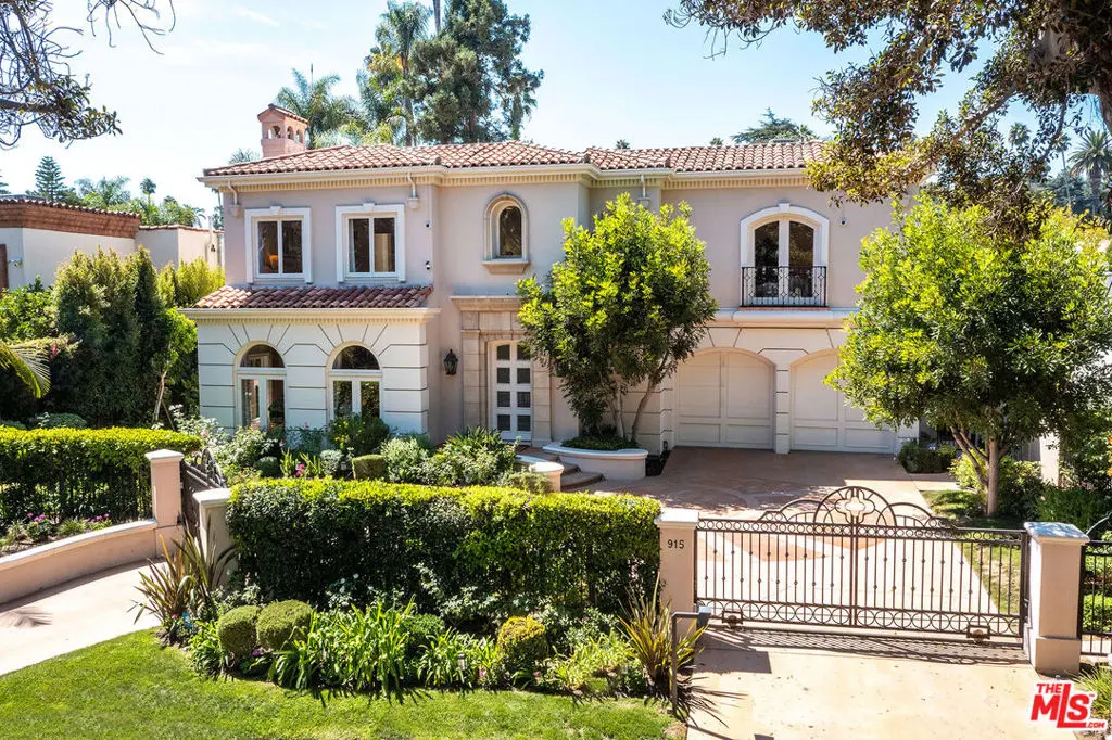 Residential Lease for rent at 915 N Rexford Drive, Beverly Hills, Los Angeles County, CA featuring 5 beds and 7 baths