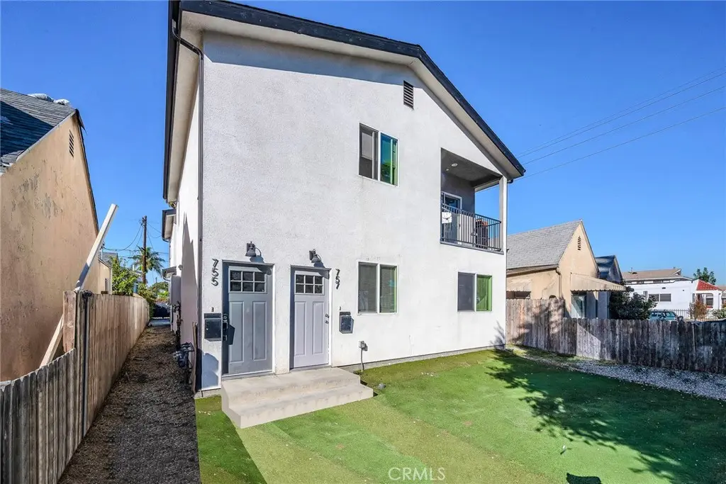 Duplex for sale at 755 E 84th, Los Angeles, CA