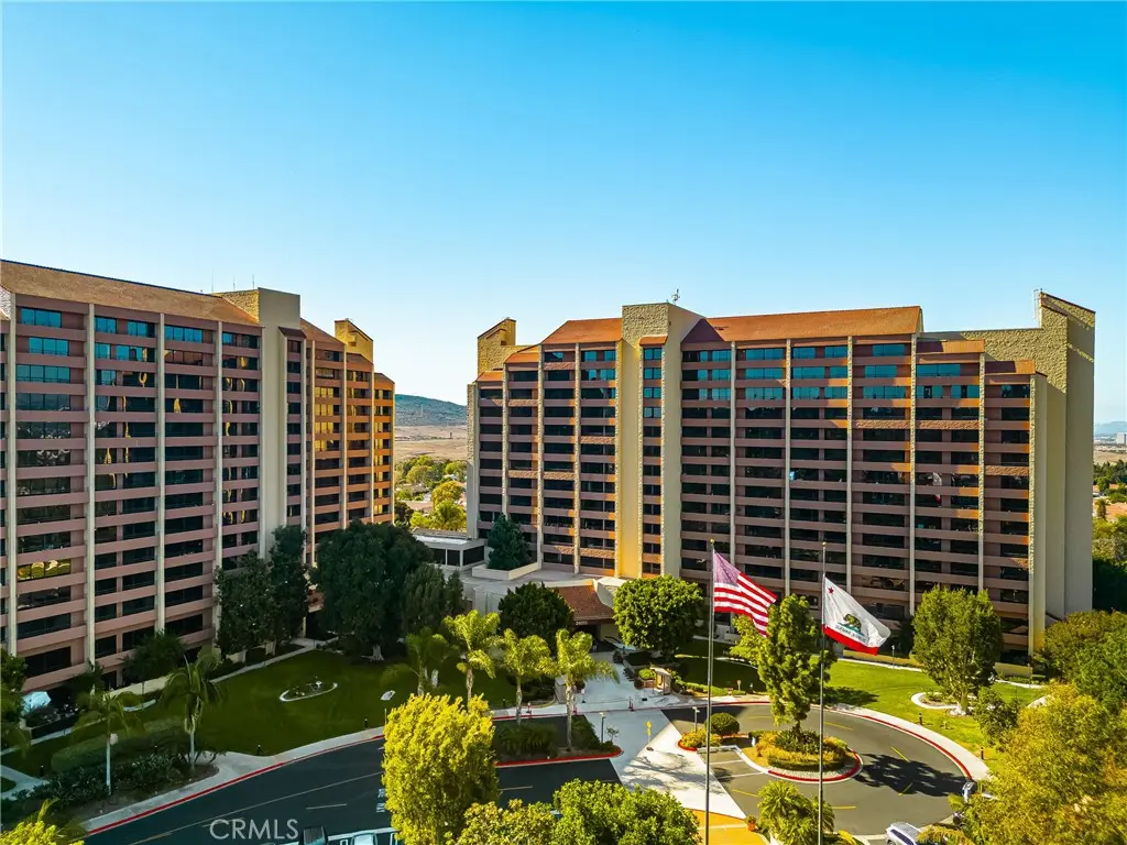 Condominium for sale at 24055 Paseo Del Lago 654, Laguna Woods, CA featuring 1 bed and 2 baths