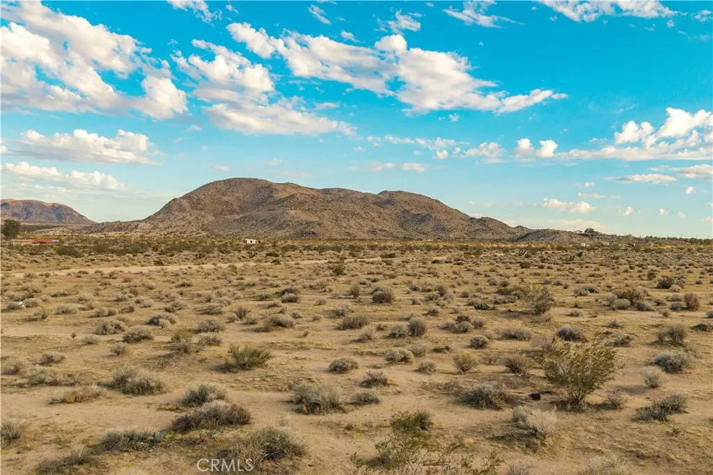 56220 University Boulevard, Landers, CA — listing photo 1