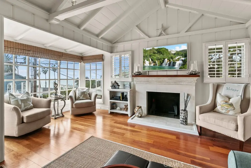 Duplex for rent at 31922 Virginia Way, Laguna Beach, CA featuring 3 beds and 2 baths