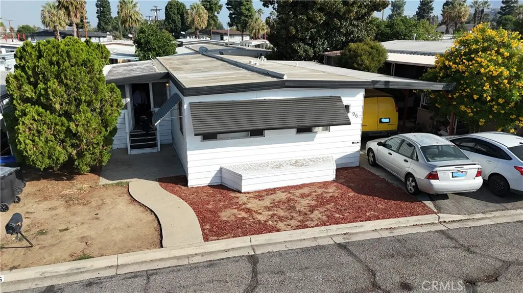 Manufactured In Park for sale at 1560 Massachusetts 96, Riverside, CA featuring 2 beds and 3 baths