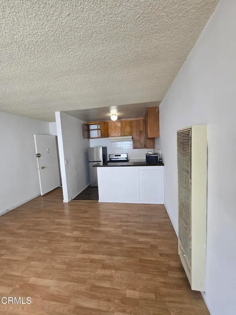 Residential Lease for rent at 811 N Mariposa Avenue 12, Los Angeles, Los Angeles County, CA featuring 1 bed and 1 bath