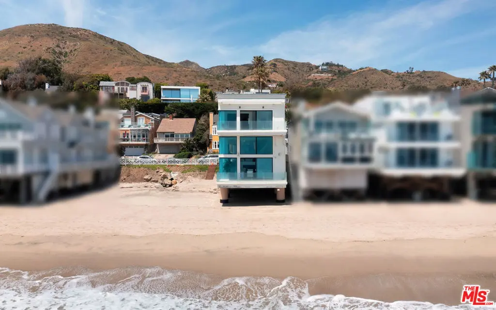 Residential Lease for rent at 31646 Sea Level Drive, Malibu, Los Angeles County, CA featuring 4 beds and 4 baths